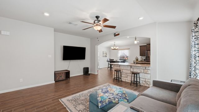 2299 Clover, New Braunfels, TX 78130