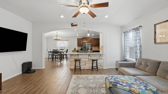 2299 Clover, New Braunfels, TX 78130