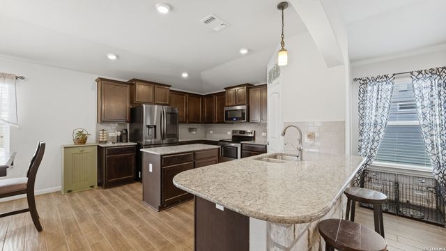 2299 Clover, New Braunfels, TX 78130