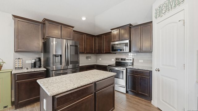 2299 Clover, New Braunfels, TX 78130