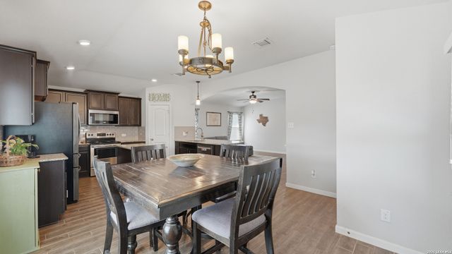 2299 Clover, New Braunfels, TX 78130