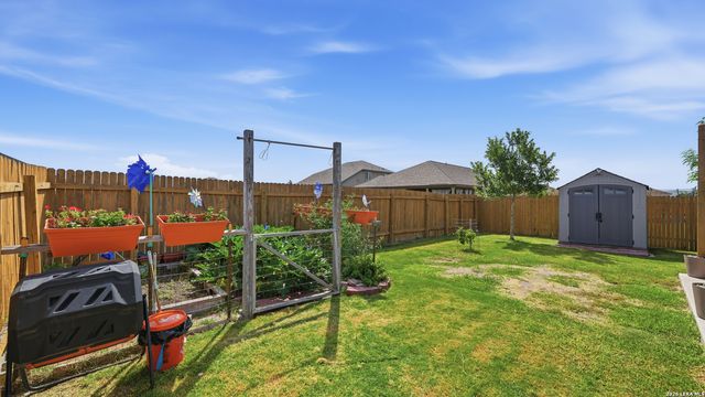 2299 Clover, New Braunfels, TX 78130
