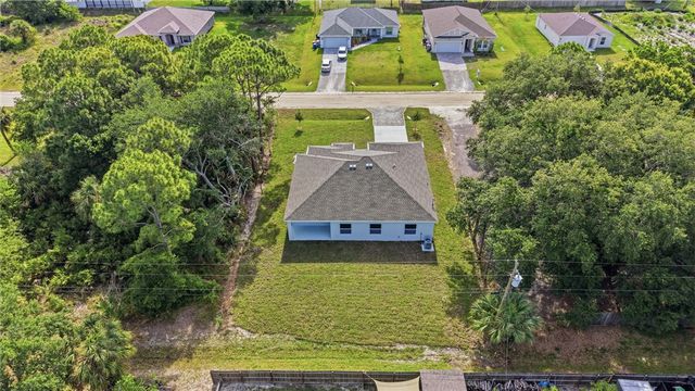 8345 100th Avenue, Vero Beach, FL 32967