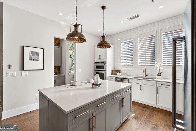 1298 Chelsea Circle NW, Atlanta, GA 30318