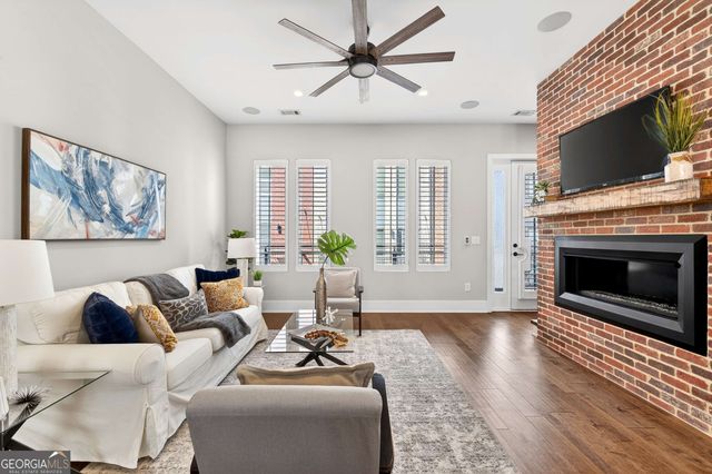 1298 Chelsea Circle NW, Atlanta, GA 30318