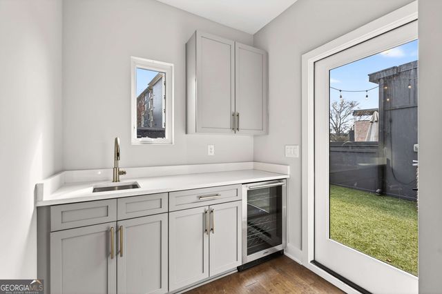 1298 Chelsea Circle NW, Atlanta, GA 30318