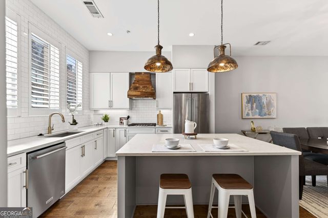 1298 Chelsea Circle NW, Atlanta, GA 30318