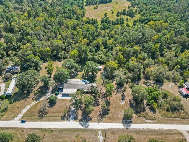 33 W Walnut Lake Drive, Huntsville, TX 77320