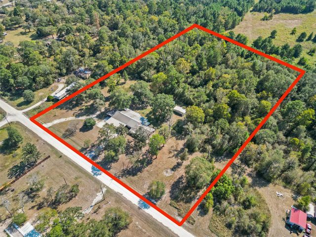 33 W Walnut Lake Drive, Huntsville, TX 77320