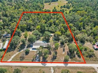 33 W Walnut Lake Drive, Huntsville, TX 77320