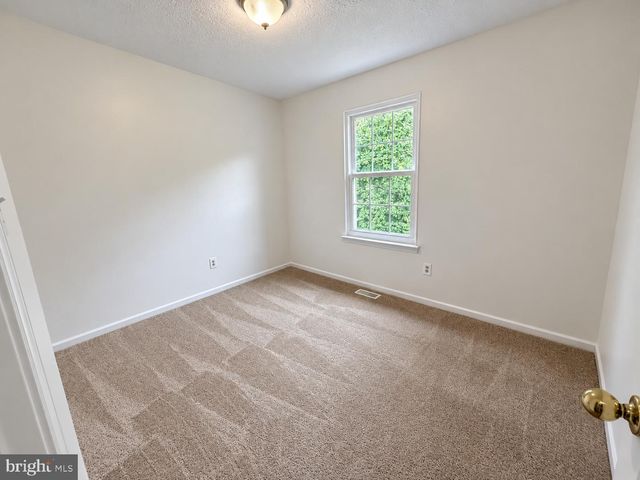 9215 HOWLAND, Laurel, MD 20723