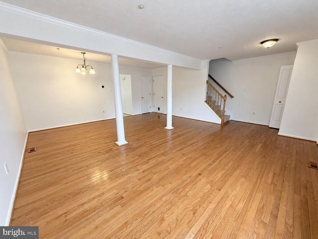 9215 HOWLAND, Laurel, MD 20723