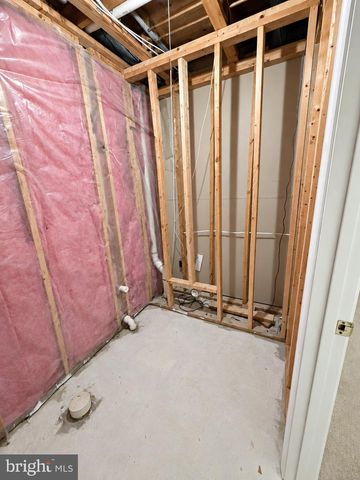 9215 HOWLAND, Laurel, MD 20723