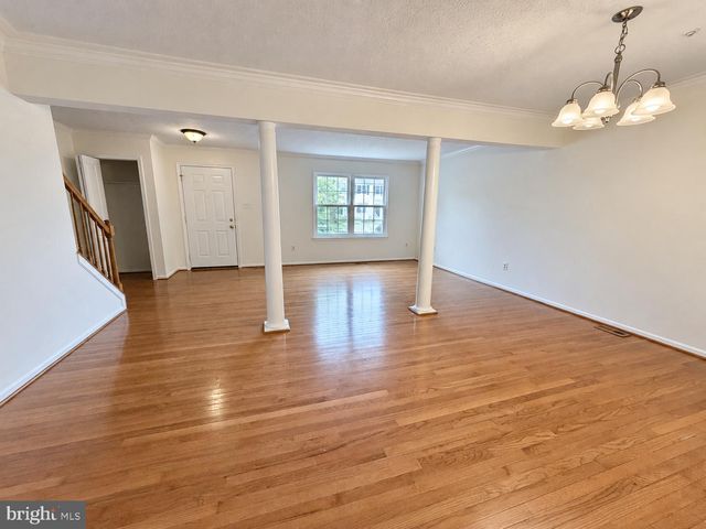 9215 HOWLAND, Laurel, MD 20723