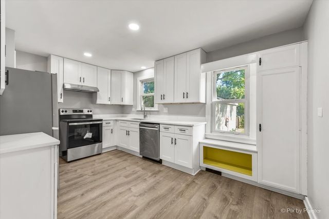 714 E Elmwood Avenue, West Chicago, IL 60185