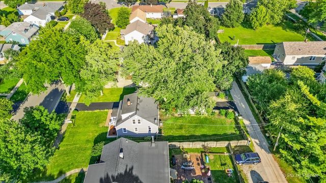 714 E Elmwood Avenue, West Chicago, IL 60185