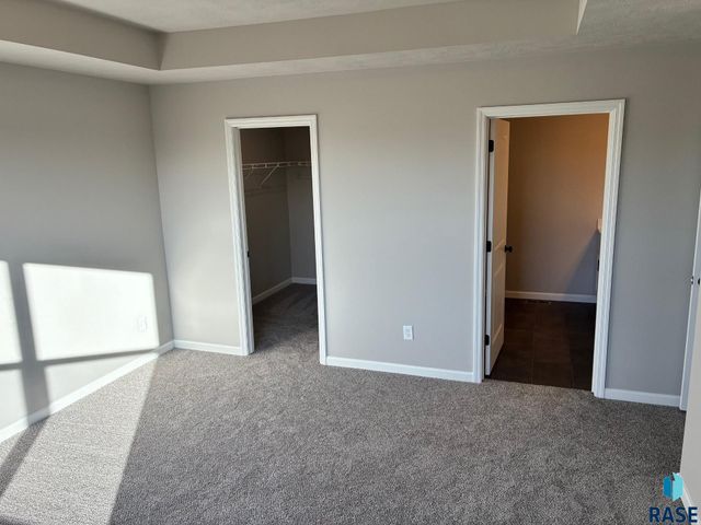 2809 S Copper Creek Ave Avenue, Sioux Falls, SD 57110