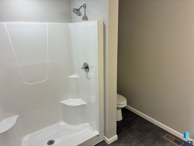 2809 S Copper Creek Ave Avenue, Sioux Falls, SD 57110