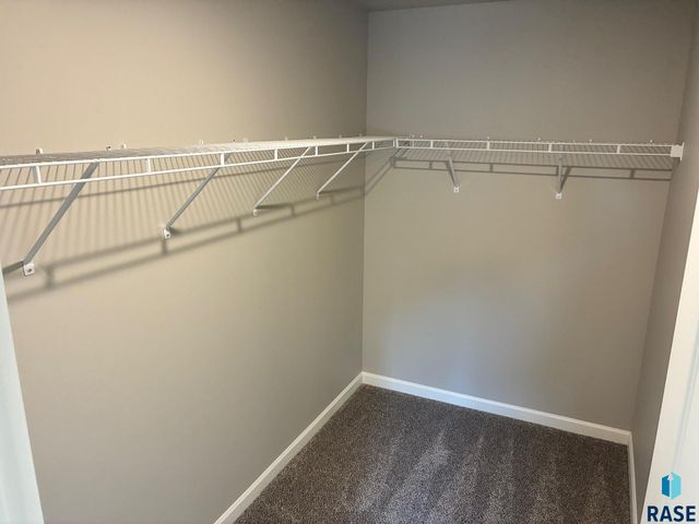 2809 S Copper Creek Ave Avenue, Sioux Falls, SD 57110