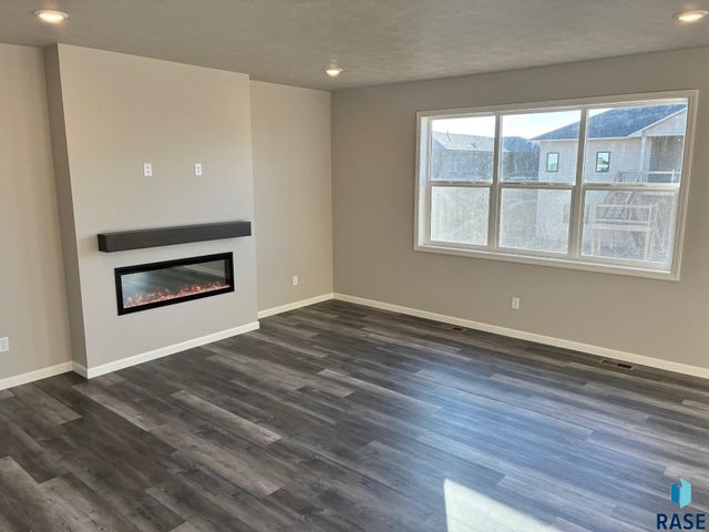 2809 S Copper Creek Ave Avenue, Sioux Falls, SD 57110