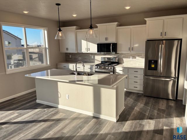 2809 S Copper Creek Ave Avenue, Sioux Falls, SD 57110