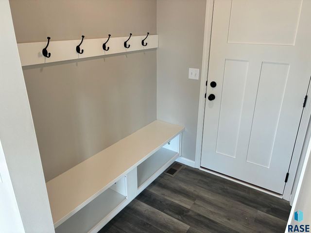 2809 S Copper Creek Ave Avenue, Sioux Falls, SD 57110