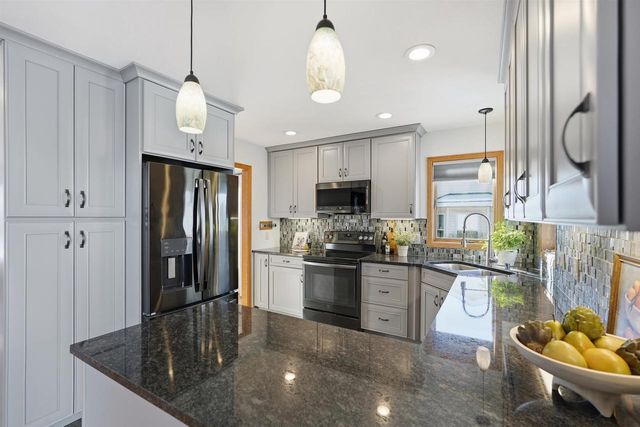 2610 Green Ridge Drive, Madison, WI 53704