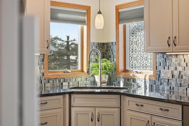 2610 Green Ridge Drive, Madison, WI 53704