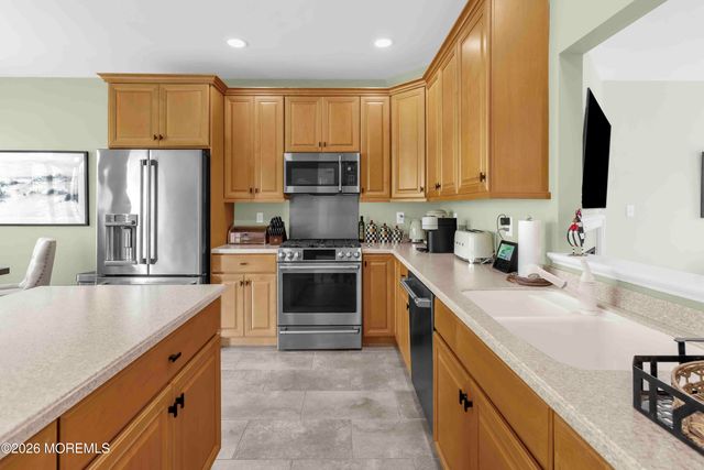 56 W Aspen Way, Matawan, NJ 07747