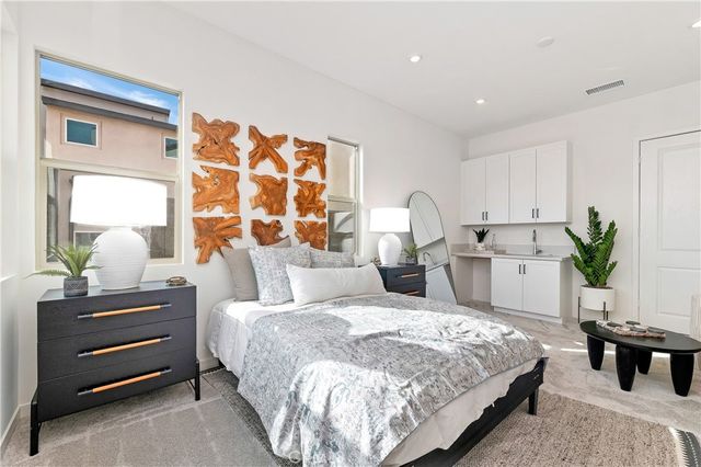 15800 Conservatory Drive, Fontana, CA 92336