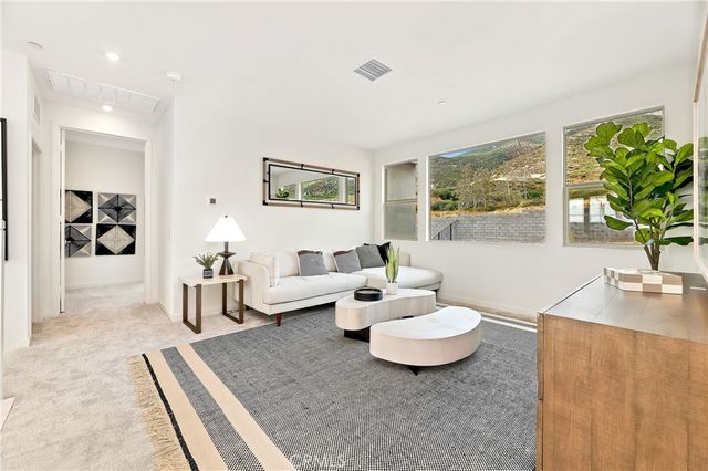 15800 Conservatory Drive, Fontana, CA 92336