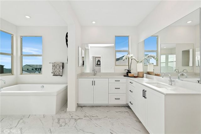 15800 Conservatory Drive, Fontana, CA 92336