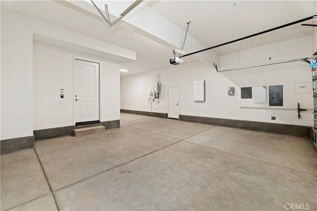 15800 Conservatory Drive, Fontana, CA 92336