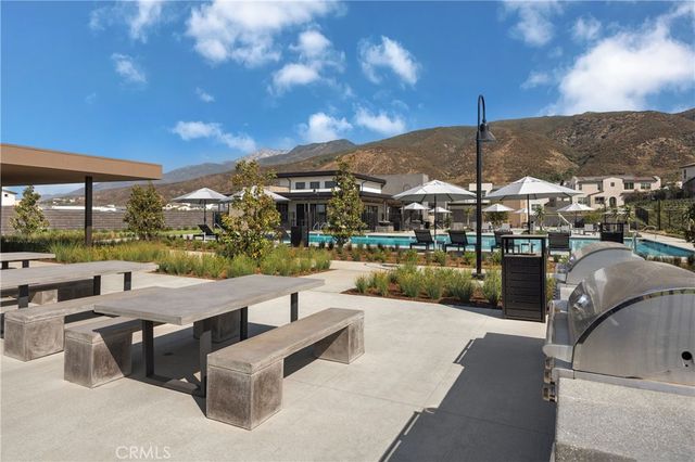 15800 Conservatory Drive, Fontana, CA 92336