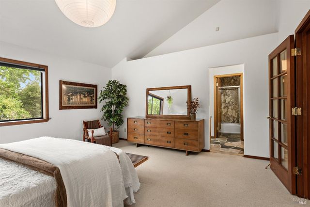 1084 Red Tail Rd, Healdsburg, CA 95448