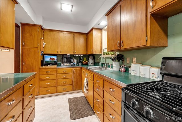 108 Sedgemoor Court, Amherst, NY 14221