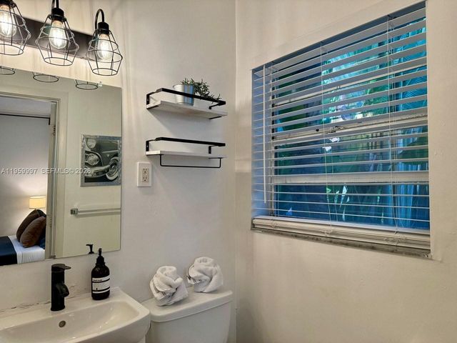 1130 NE 81st St 4, Miami, FL 33138