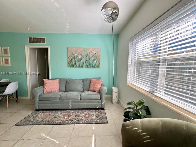 1130 NE 81st St 4, Miami, FL 33138