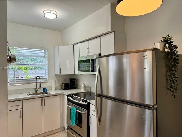 1130 NE 81st St 4, Miami, FL 33138