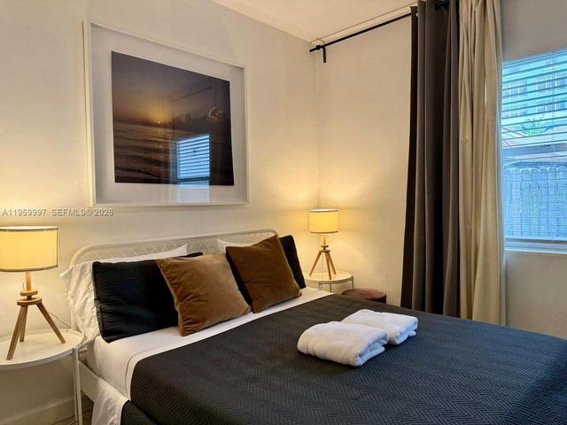 1130 NE 81st St 4, Miami, FL 33138