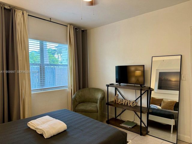 1130 NE 81st St 4, Miami, FL 33138