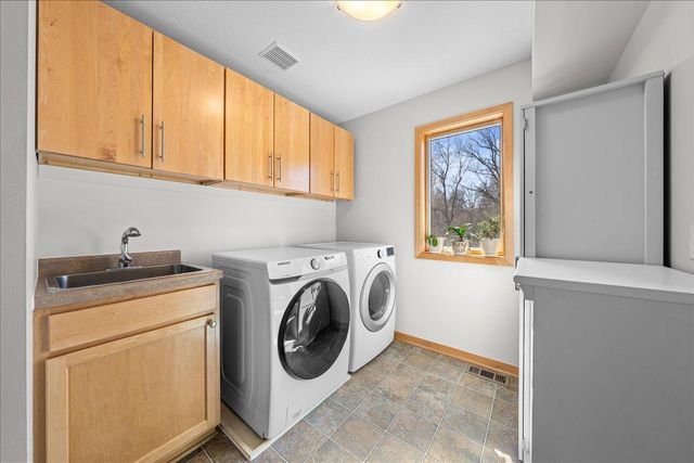 1708 Stonepine Circle, Hudson, WI 54016