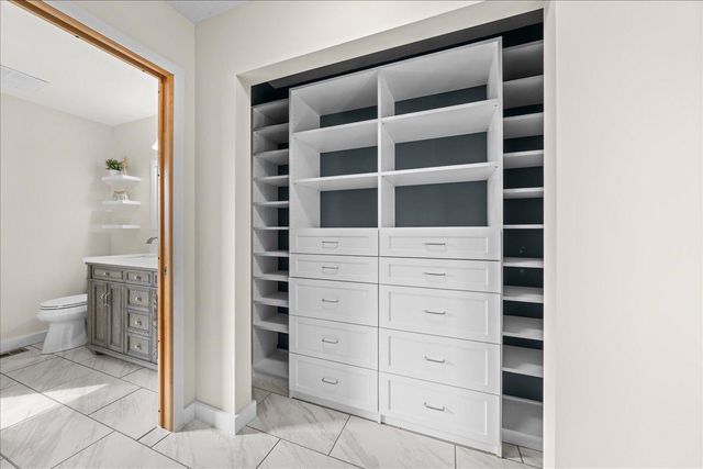 1708 Stonepine Circle, Hudson, WI 54016