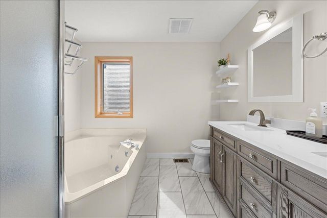 1708 Stonepine Circle, Hudson, WI 54016