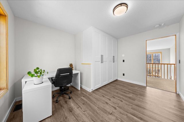 1708 Stonepine Circle, Hudson, WI 54016