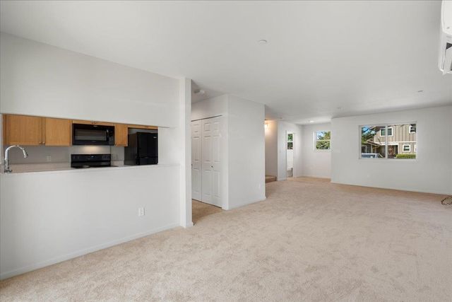 275 Kahoma Village Loop Apt 102, Lahaina, HI 96761