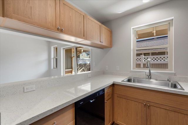 275 Kahoma Village Loop Apt 102, Lahaina, HI 96761