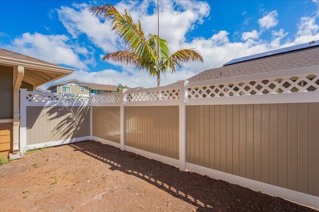 275 Kahoma Village Loop Apt 102, Lahaina, HI 96761