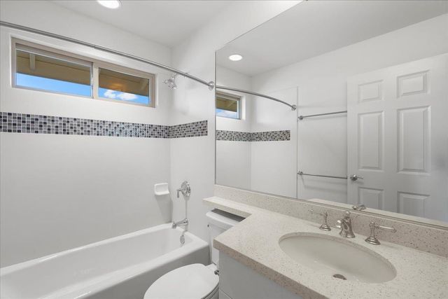 275 Kahoma Village Loop Apt 102, Lahaina, HI 96761