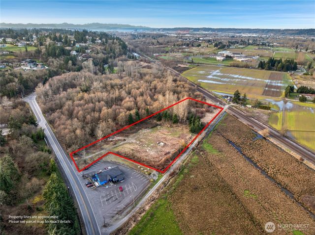 5507 Pioneer Way E, Puyallup, WA 98371